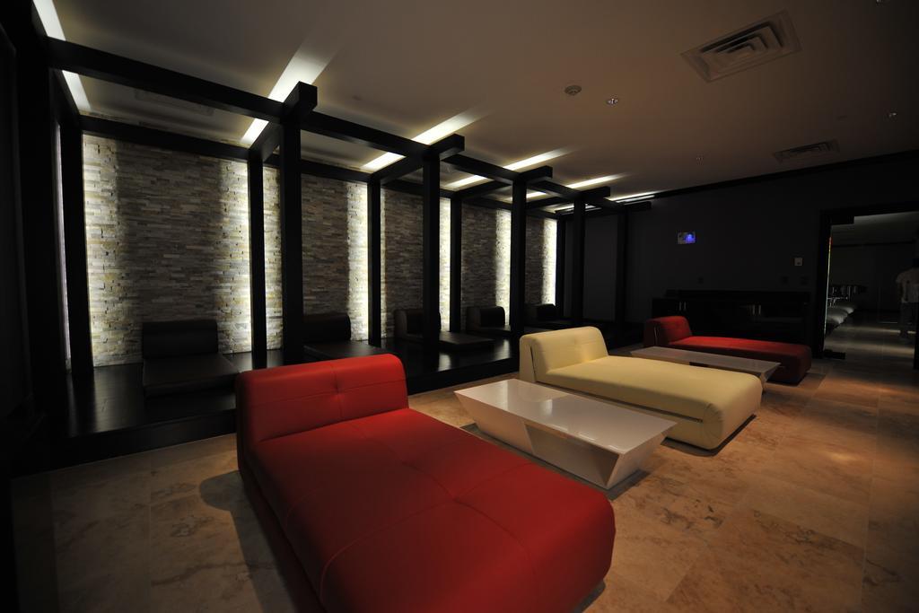 The One Boutique Hotel Карролтон Экстерьер фото